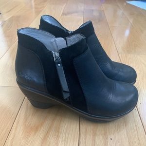 Jambu ankle booties